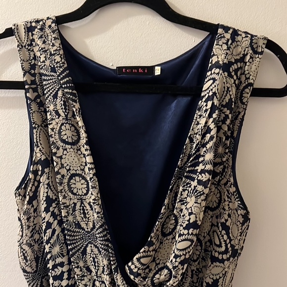 Beautiful low V Flowy Mini Dress - Picture 2 of 7